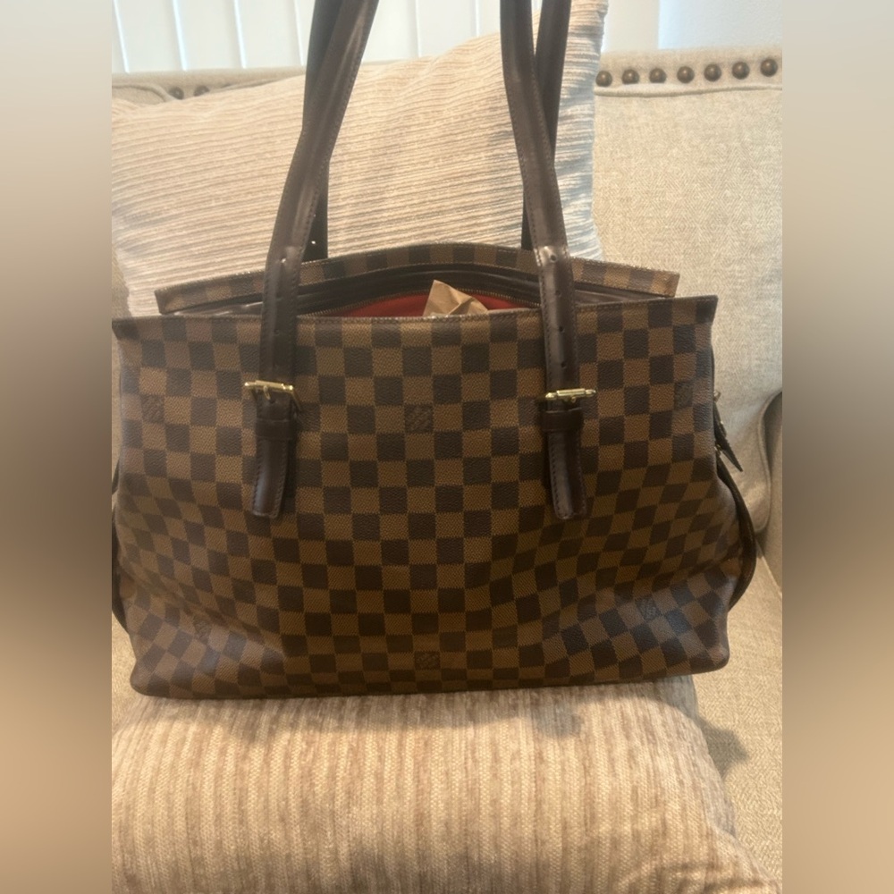Louis Vuitton ChelseaTote Bag Like New